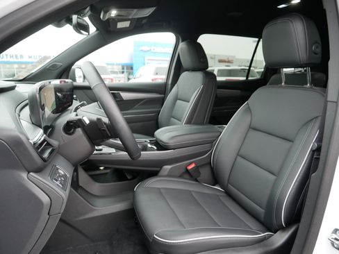 Used 2025 Buick Enclave Preferred image 32