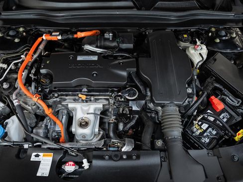 Used 2019 Honda Accord Touring image 18