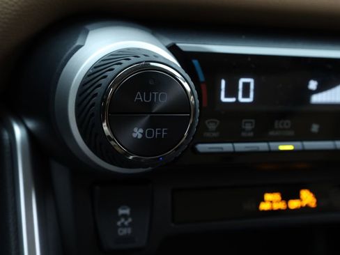 New 2025 Toyota RAV4 LE image 27