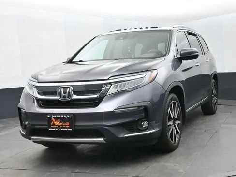 Used 2022 Honda Pilot Touring image 1