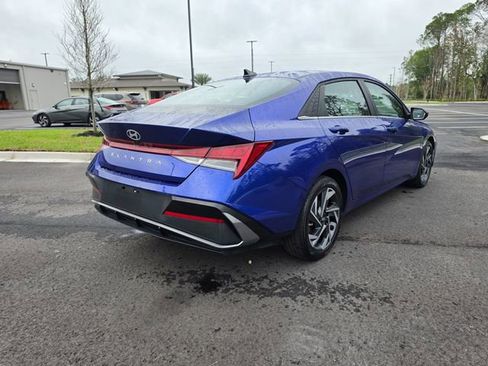 Used 2025 Hyundai Elantra SEL image 9
