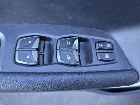 Used 2017 Hyundai Santa Fe Sport image 12