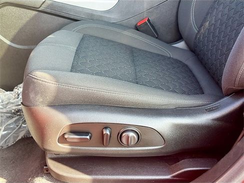 Used 2019 Chevrolet Blazer LT image 18