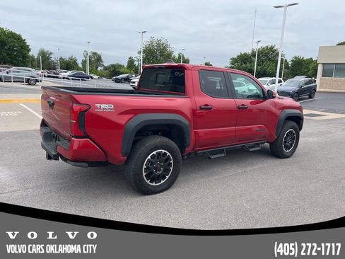 Used 2025 Toyota Tacoma TRD Off-Road w/ TRD Off Road Upgrade Package AWD/4WD image 5