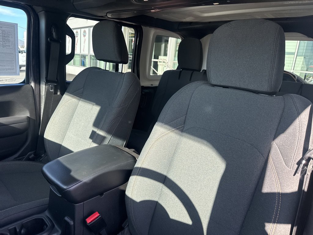 Used 2024 Jeep Wrangler Unlimited w/ Convenience Group AWD/4WD image 14