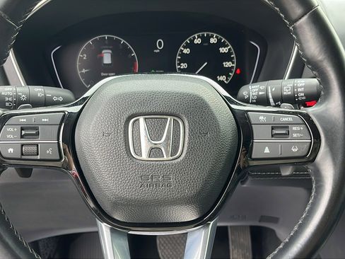 Used 2024 Honda Pilot Touring image 11