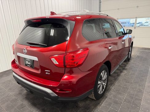 Used 2019 Nissan Pathfinder SV image 5
