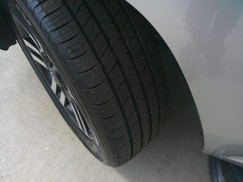 Used 2023 Toyota 4Runner Limited image 15