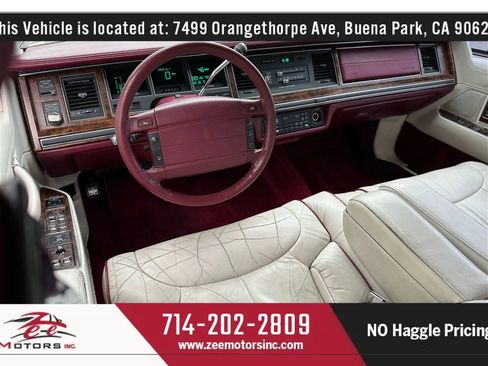 Used 1992 Lincoln Town Car Signature image 16