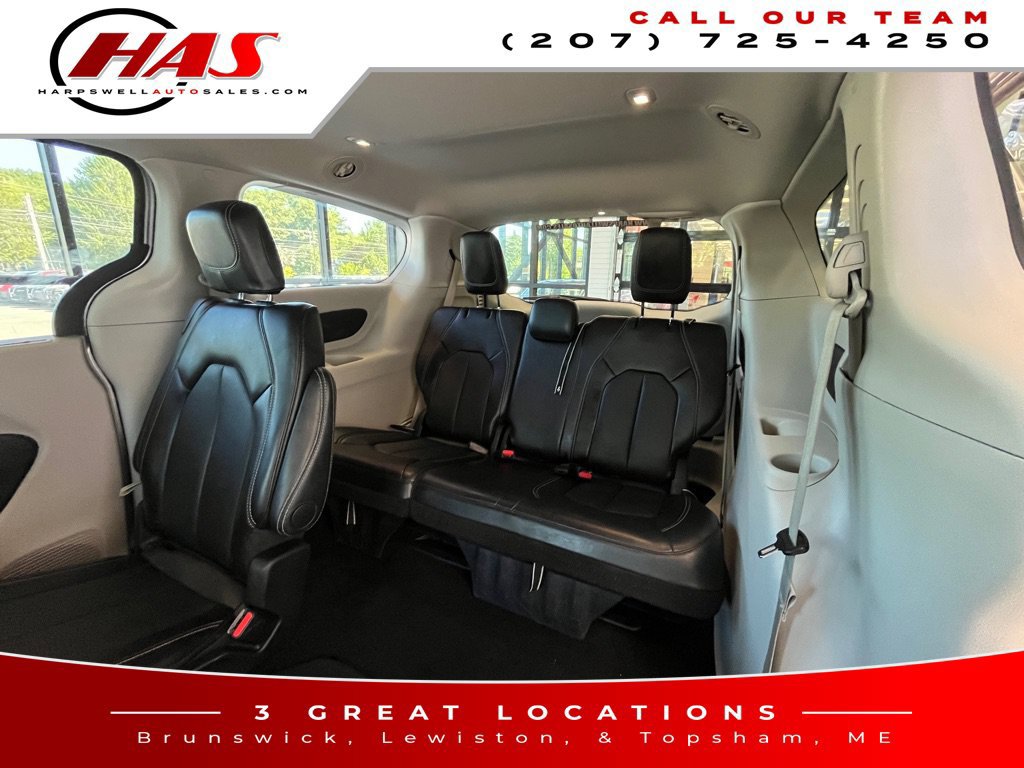 Used 2024 Chrysler Pacifica Touring-L FWD image 15