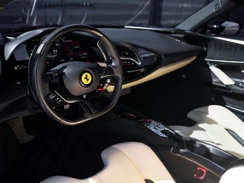 Used 2022 Ferrari SF90 Stradale image 2