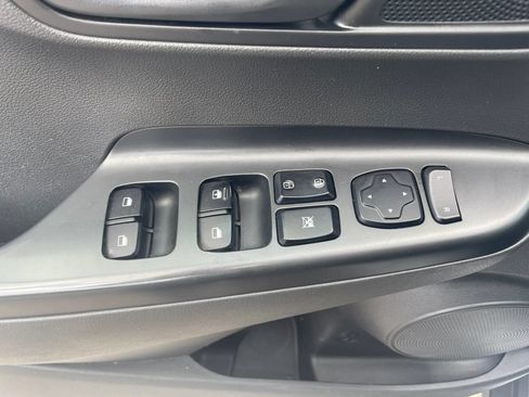 Used 2022 Hyundai Kona SEL FWD image 7