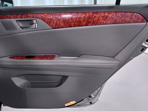 Used 2005 Toyota Avalon XLS image 27