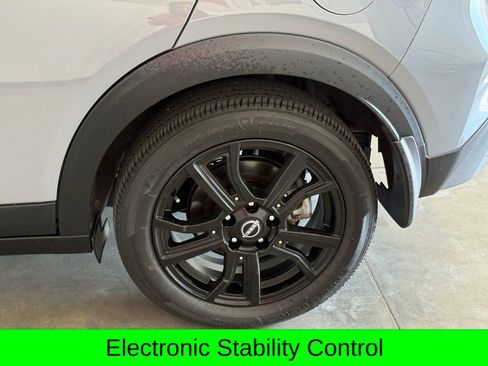 Used 2023 Nissan Kicks SV FWD image 7