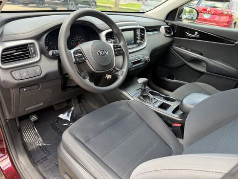 Used 2019 Kia Sorento AWD V6 image 12