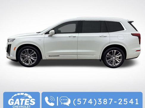 Used 2025 Cadillac XT6 Premium Luxury image 8