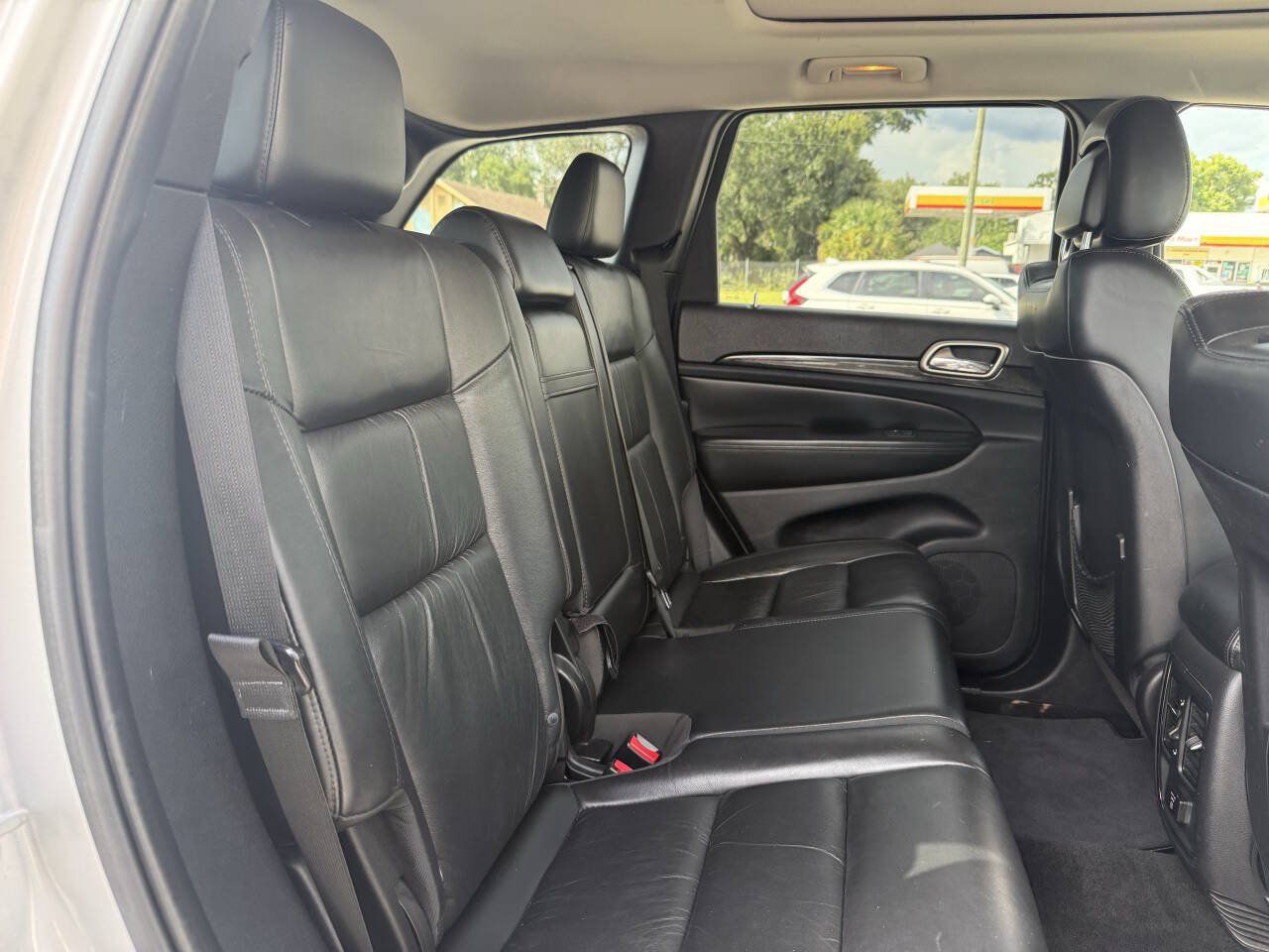 Used 2013 Jeep Grand Cherokee Laredo AWD/4WD image 22