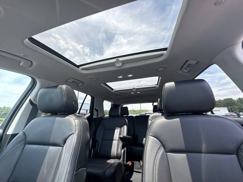 Used 2018 Chevrolet Traverse LT FWD image 32