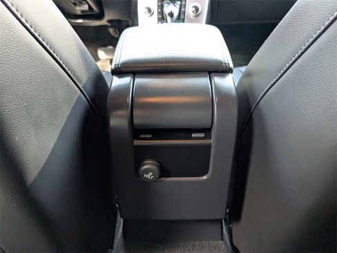 Used 2018 Volvo V60 T5 Cross Country w/ Convenience Package image 4