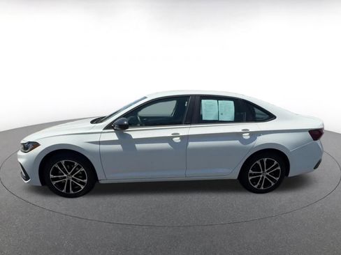 Used 2025 Volkswagen Jetta Sport FWD image 9