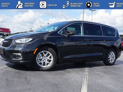 Used 2023 Chrysler Pacifica Touring-L