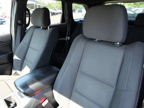 Used 2018 Jeep Grand Cherokee Laredo AWD/4WD image 11