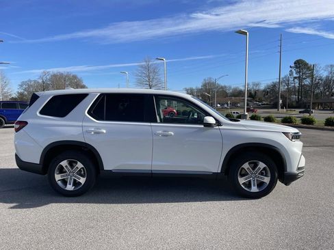 Used 2025 Honda Pilot EX-L image 2