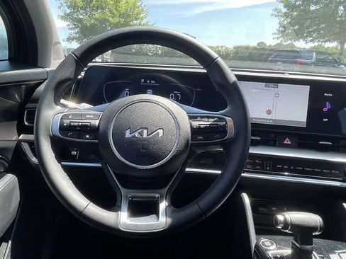 Certified 2024 Kia Sportage EX FWD image 12