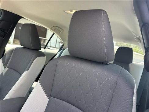 Used 2025 Toyota Corolla LE FWD image 21