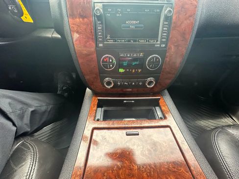 Used 2008 Chevrolet Avalanche LTZ w/ LTZ Preferred Equipment Group AWD/4WD image 18