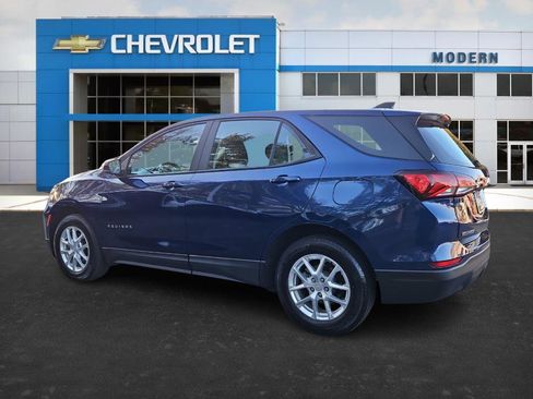 Used 2022 Chevrolet Equinox LS image 3
