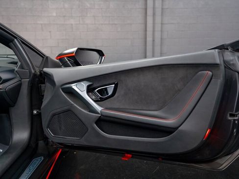 Used 2019 Lamborghini Huracan LP 580-2 image 14