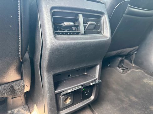 Used 2019 Ford Edge Titanium FWD image 15