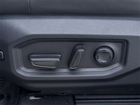 Used 2022 Toyota Tundra Platinum image 28