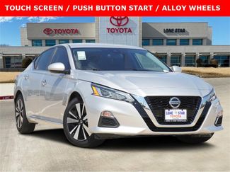 Used 2022 Nissan Altima 2.5 SV image 1