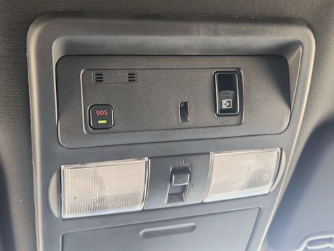 Used 2023 Nissan Titan SV w/ SV Convenience Package AWD/4WD image 14