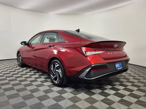 Certified 2025 Hyundai Elantra Sport FWD image 3