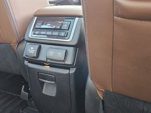 Used 2020 Subaru Ascent Touring w/ Popular Package #2A image 10