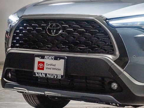 Certified 2023 Toyota Corolla Cross XLE w/ Convenience Package FWD image 4
