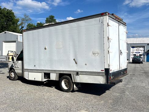 Used 2002 Ford E-450 and Econoline 450 image 5