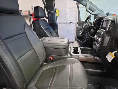 Used 2023 GMC Sierra 2500 Denali AWD/4WD image 10