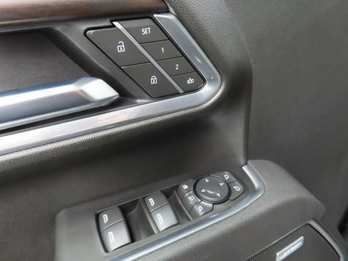 Used 2025 GMC Sierra 2500 SLT image 56