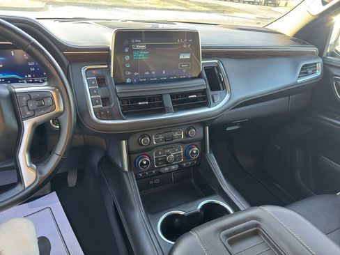 Used 2023 Chevrolet Suburban Premier image 11