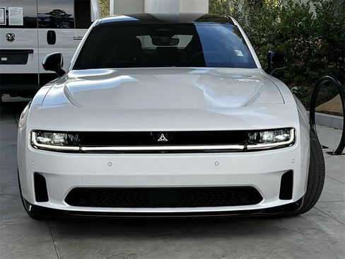 New 2025 Dodge Charger Daytona Scat Pack w/ Track Pack AWD/4WD image 2