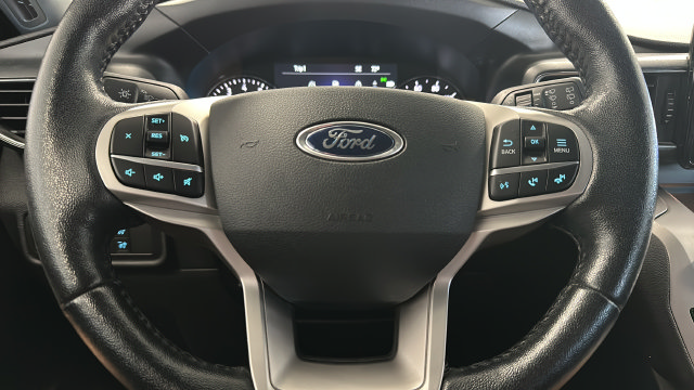 Used 2021 Ford Explorer XLT w/ Equipment Group 202A AWD/4WD image 16