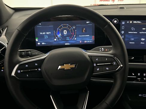 Used 2025 Chevrolet Equinox LT FWD image 17