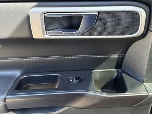 Used 2020 Ford Explorer XLT w/ Equipment Group 202A image 37