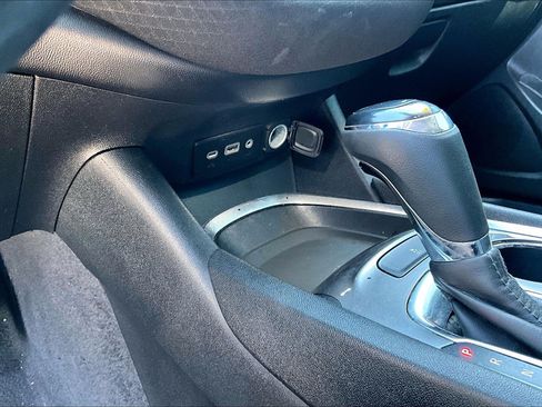 Used 2020 Chevrolet Malibu LT FWD image 22