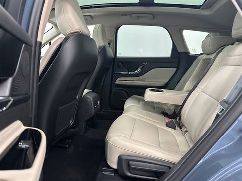 New 2026 Lincoln Corsair Premiere image 18