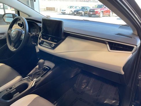 Used 2025 Toyota Corolla LE image 17
